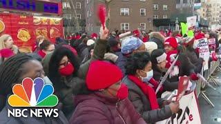 What caused 7,000 nurses from two NYC hospitals to walk off the job