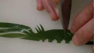 蓑亀　Leaf carving - turtle