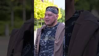 Долучився до війська, коли не було 18-ти і став командиром роти у 19