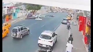 Traffic Camera Catches Plane Crash