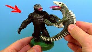 King Kong against Skullcrawler - Sculpting with clay