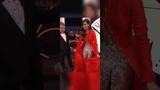 Почему она раздевается на Новый Год?!