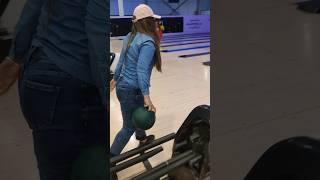 بولینگ باز حرفه ای | #bowling #sports #bowlingball