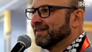 Andrew Feinstein speaks at the Stand Up for Palestine concert