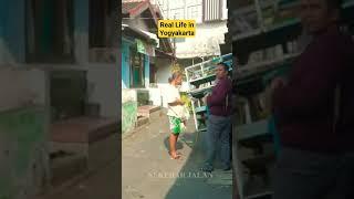 kehidupan nyata di pemukiman kali code yogyakarta - walking tour #shorts #walking #yogyakarta