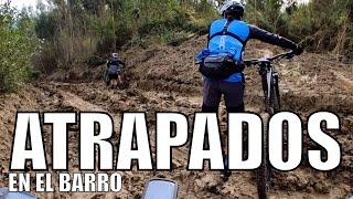 ATRAPADOS EN EL BARRO | ALEX LAREDO