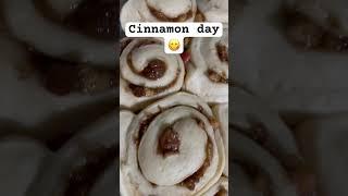 Cinnamon day #christmas # #cinncinnamon #masamadre #sourdough #short #postres