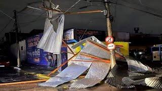 Windgeschwindigkeiten von 120 km/h und Hagel in der Größe von Golfbällen richten in Brasilien Chaos