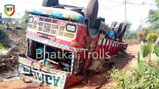 Corn Truck Overturns near Bhatkal Byepass • Bhatkal Times