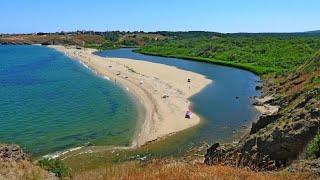 A WALK ALONG VELEKA BEACH