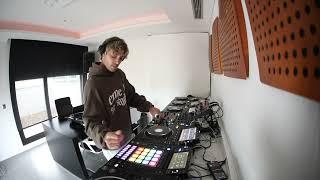Mainstage Techno Radio 006 by Danny Avila