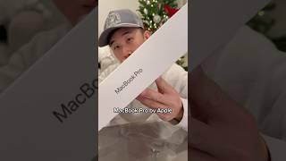 Unboxing the MacBook Pro M4 MAX by Apple