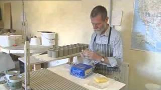 Tain Pottery : finishing the shape and turning the foot