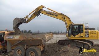 KOMATSU PC230 EXCAVATOR Loading DUMPER VOLVO A30G #komatsu #heavyequipment #excavator #digger