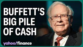 Why Berkshire Hathaway is holding a record $325B in cash