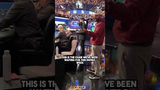 Daniel Negreanu finds his favorite chair at the World Series of Poker!🪑