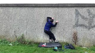 Urban climbing Dublin Ireland ( Pinchy Pinch 6C )