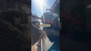 Let's take a look at the coordination between corn threshers and forklifts in China#4x4