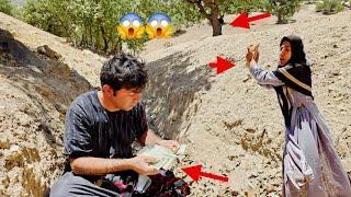 The nomadic family's adventure and Ozra's effort to find money.