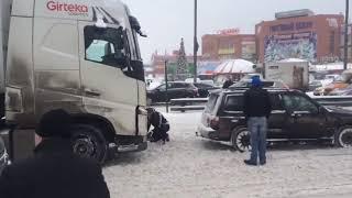 Subara 4WD HELPS a trailer out of SNOW! ️️️