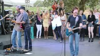 Unforgettable Doobie Brothers Live Show! |  Listen to the Music 