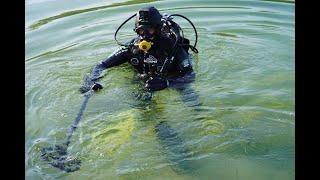 Scuba diving for gold with a metal detector XPDEUS2