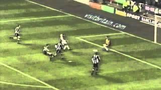 BERGKAMP - against newcastle 2002