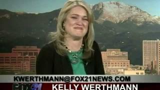 News anchor gets the giggles