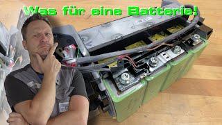 Lithium-Ionen-Akkumulator als Starterbatterie im BMW. Noch ist es ein seltener Anblick...