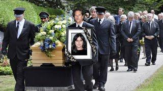 Lors des funérailles de Shannen Doherty, les fans ont beaucoup pleuré suite à sa mort subite.