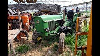 In una serra vecchi trattori agricoli dal Fiat al John Deere