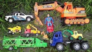 Mencari Mainan Beko Excavator, Pick Up Double Cabin, Motor Balap, Superman Avengers, Truk Trailer