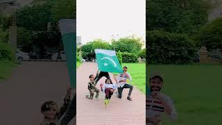 Inline Skating stunts With Pakistan FlaG #pakistanz_zindabad #sameerskater #14august2022