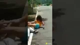 Viral cewek berkelahi di jalan