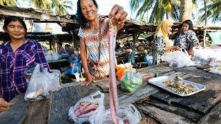 Thai Food Tour of Sichon (สิชล) - CURRY EEL and UNTOUCHED Coastal Beach Village in Thailand!