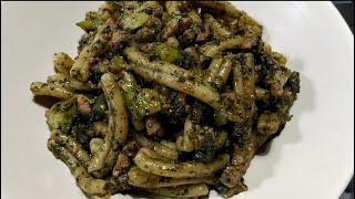 CASARECCE con PESTO DI BASILICO, PANCETTA e ZUCCHINE