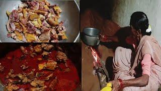 85 years grandma cooking red country chicken curry