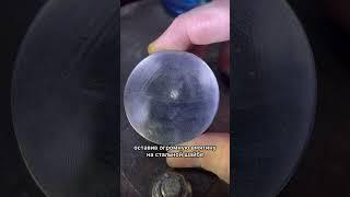 Бриллиант против молотка: кто победит?