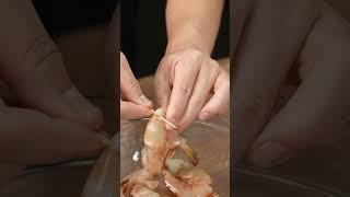 How To Devein A Prawn With A TOOTHPICK l Ted Teo