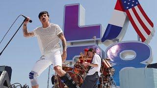 JO PARIS 2024 - Le mythique groupe Red Hot Chili Peppers performe "Can’t stop" depuis Los Angeles