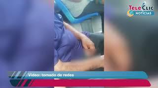 Exhiben a hombre “tocándose” junto a mujer, en autobús lleno, en Veracruz Puerto