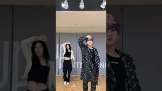 창빈의 #ChkChkBoom Challenge  w/ #ITZY #CHAERYEONG #채령 ! #StrayKids #스트레이키즈 #ATE