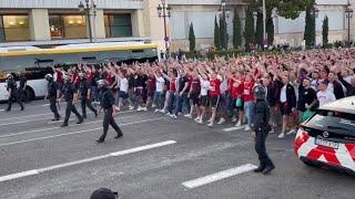 BAYERN FANS mit FANMARSCH in BARCELONA! FC Barcelona - Bayern München #FCBFCB #FCBayern #Barcelona