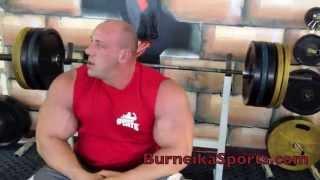 Robert Burneika & easy bench press 440 lbs (200kg) for 9 reps