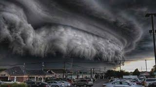 Scary shelf clouds and severe hailstorm hits Texas, USA