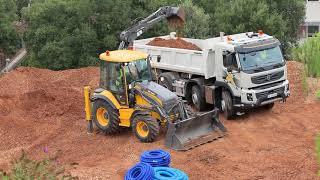 Volvo Backhoe Loader BL61B BL71B Presentation video