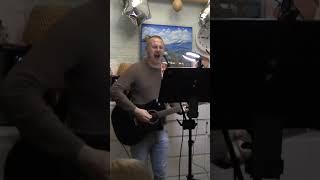 Квартирник. Серов - Мадонна живое исполнение на акустической гитаре #live #гитара #кавер #cover