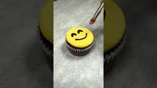 Super Easy Smiley Face Cupcake! #shorts