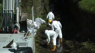 Petrolio nel  Torrente Fegino e  Polcevera (  Genova)