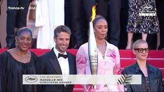 4 - Festival de Cannes - montée des marches de l'équipe du film "OLYMPIQUES ! LA FRANCE DES JEUX"